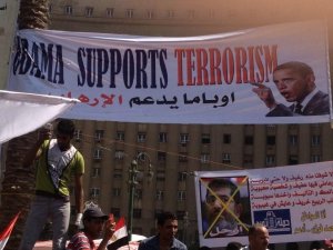 Anti-Obama-Signs-from-Anti-Mubarak-Protest-in-Egypt1